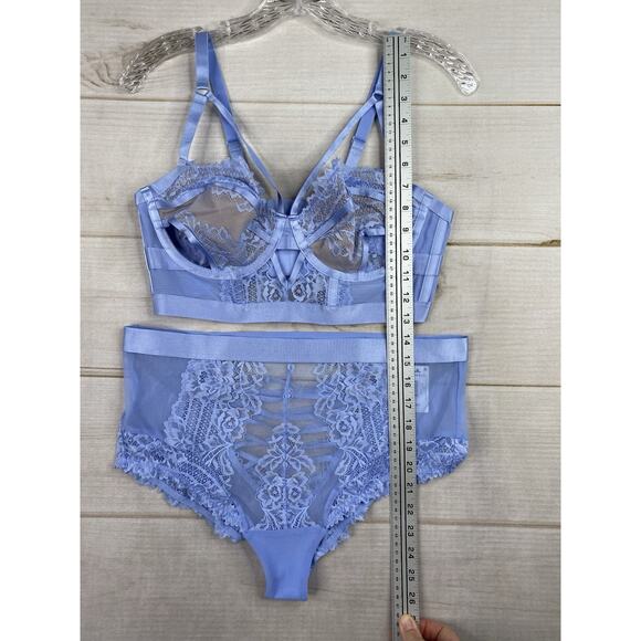 Torrid Bra Panty Set 00 L Blue Retro Ribbon Cutout Serenity Underwire Strap NWT - Picture 3 of 14